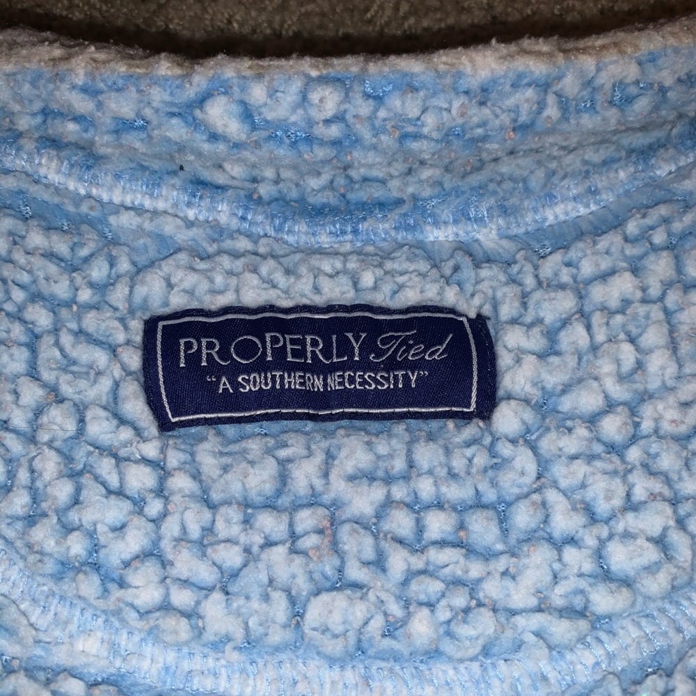 Properly Tied pullover - Picture 4 of 4